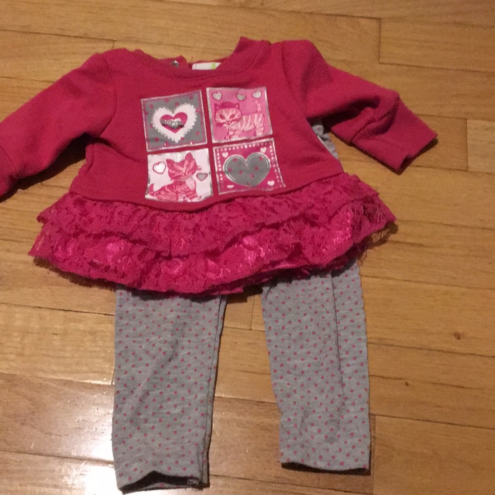 Girl’s Sweatshirt Outfit